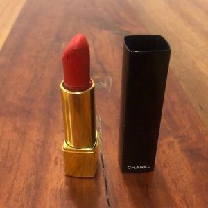 Chanel Rouge Allure Velvet “Rouge Feu”